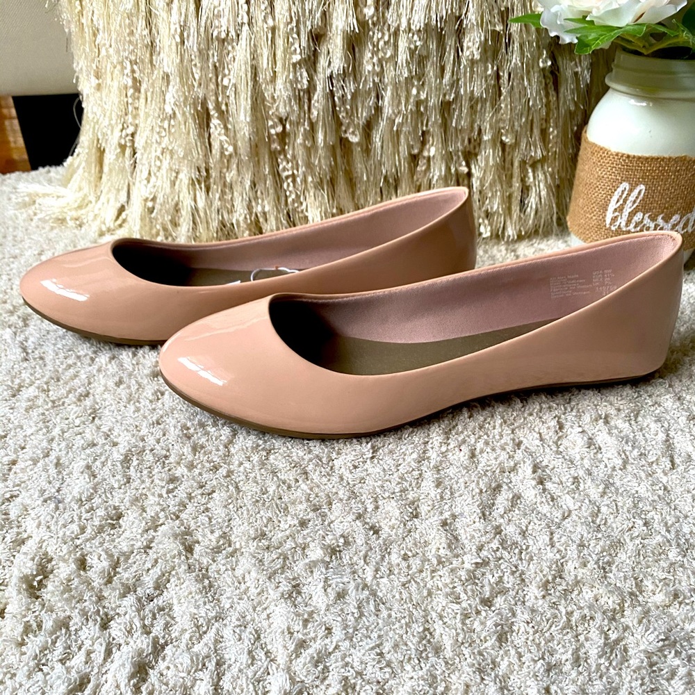 Ballet flats